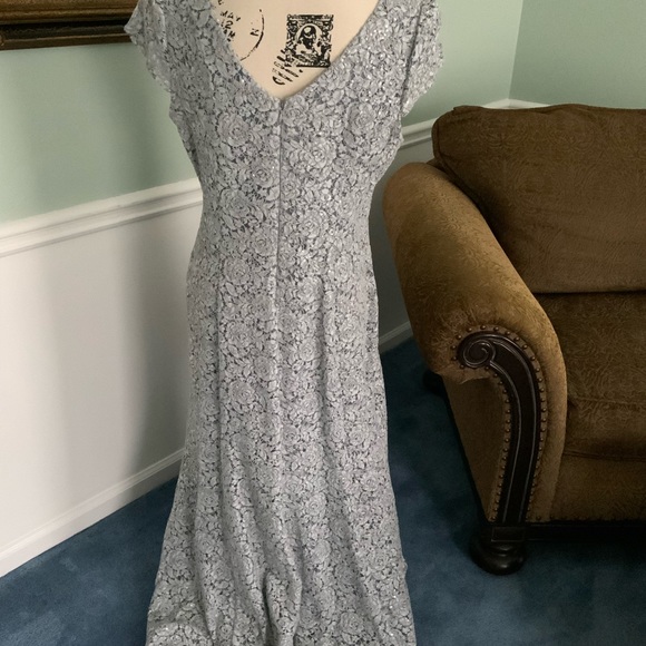 Alex Evenings lace and sequin jeweled petite evening gown. - Picture 3 of 8